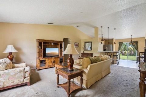 House in Edgewater, Florida 3 bedrooms, 124.49 sq.m. № 2198252 - photo 7