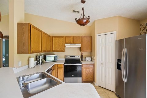 House in Edgewater, Florida 3 bedrooms, 124.49 sq.m. № 2198252 - photo 13
