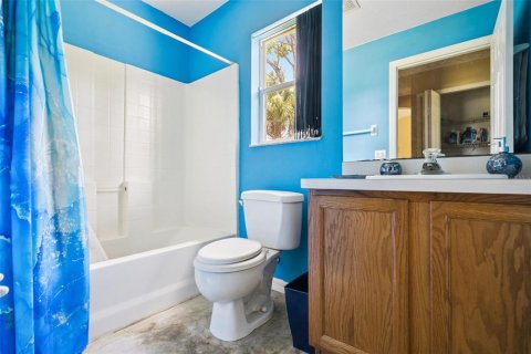 House in Edgewater, Florida 3 bedrooms, 124.49 sq.m. № 2198252 - photo 22