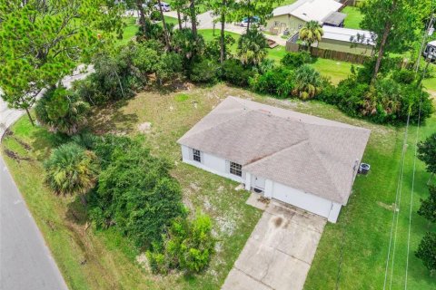 House in Edgewater, Florida 3 bedrooms, 124.49 sq.m. № 2198252