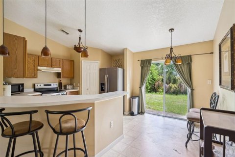 House in Edgewater, Florida 3 bedrooms, 124.49 sq.m. № 2198252 - photo 11