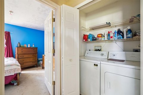House in Edgewater, Florida 3 bedrooms, 124.49 sq.m. № 2198252 - photo 23