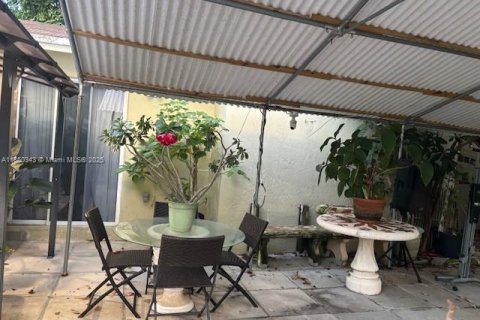 Купить виллу или дом в Майами, Флорида 3 спальни, 142.23м2, № 2154434 - фото 7