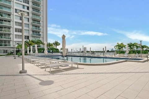 Condominio en venta en Miami Beach, Florida, 1 dormitorio, 89.37 m2 № 2035223 - foto 2