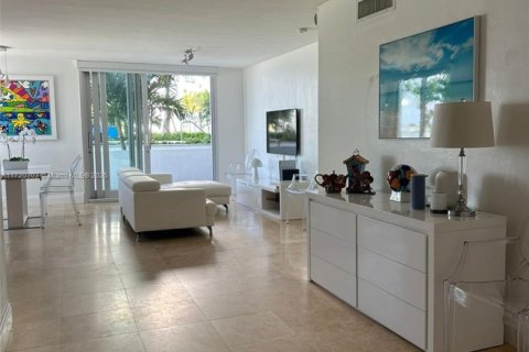 Condominio en venta en Miami Beach, Florida, 1 dormitorio, 89.37 m2 № 2035223 - foto 10