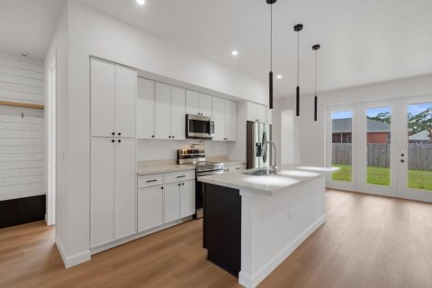 Casa en venta en Palm Bay, Florida, 4 dormitorios, 199.18 m2 № 2094085 - foto 4
