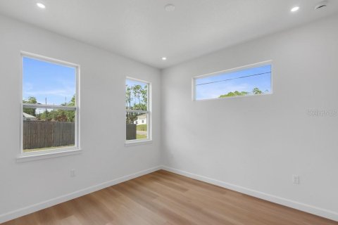 Casa en venta en Palm Bay, Florida, 4 dormitorios, 199.18 m2 № 2094085 - foto 10
