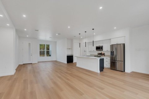 Casa en venta en Palm Bay, Florida, 4 dormitorios, 199.18 m2 № 2094085 - foto 6