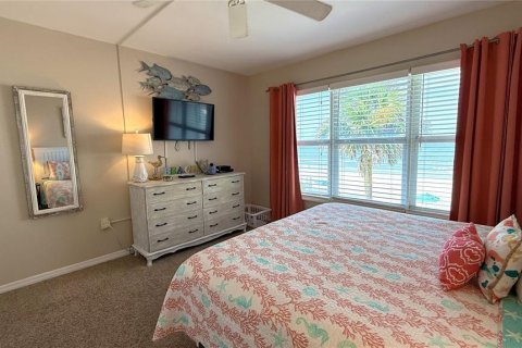 Condo in New Smyrna Beach, Florida, 2 bedrooms  № 1828427 - photo 18