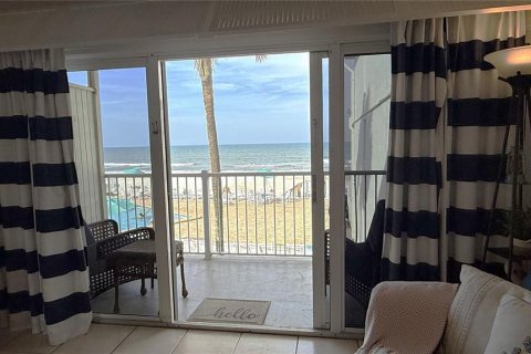 Condo in New Smyrna Beach, Florida, 2 bedrooms  № 1828427 - photo 6