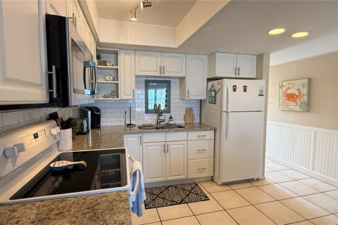 Condo in New Smyrna Beach, Florida, 2 bedrooms  № 1828427 - photo 9