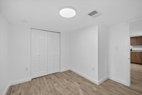 Dúplex en venta en Saint Petersburg, Florida, 2 dormitorios, 77.85 m2 № 1911691 - foto 20