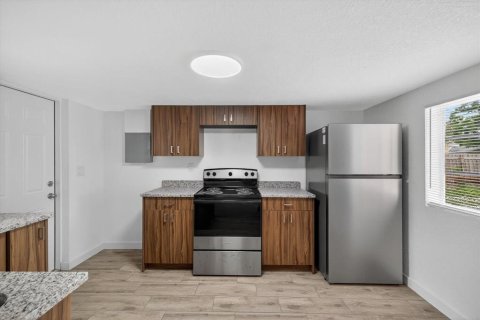 Dúplex en venta en Saint Petersburg, Florida, 2 dormitorios, 77.85 m2 № 1911691 - foto 17