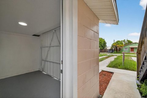 Dúplex en venta en Saint Petersburg, Florida, 2 dormitorios, 77.85 m2 № 1911691 - foto 6
