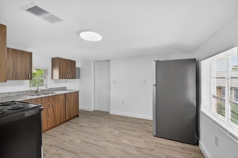 Dúplex en venta en Saint Petersburg, Florida, 2 dormitorios, 77.85 m2 № 1911691 - foto 27