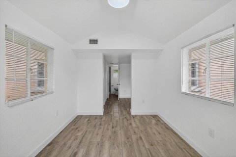 Dúplex en venta en Saint Petersburg, Florida, 2 dormitorios, 77.85 m2 № 1911691 - foto 12