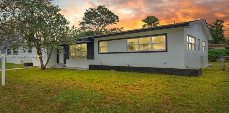 Casa en Miami, Florida 3 dormitorios, 146.51 m2 № 1462258