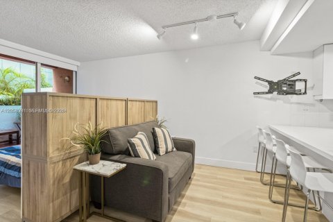 Condo in Miami, Florida  № 2309149 - photo 5
