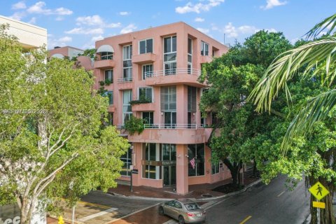 Condo in Miami, Florida  № 2309149 - photo 14