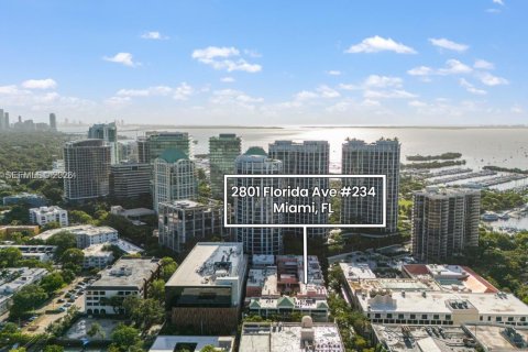 Condo in Miami, Florida  № 2309149 - photo 15