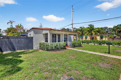 Immobilier commercial à vendre à Fort Lauderdale, Floride: 193.7 m2 № 1939096 - photo 7