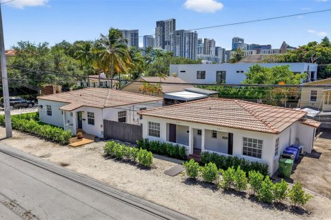 Immobilier commercial à vendre à Fort Lauderdale, Floride: 193.7 m2 № 1939096 - photo 1
