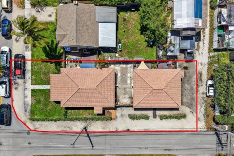 Immobilier commercial à vendre à Fort Lauderdale, Floride: 193.7 m2 № 1939096 - photo 3