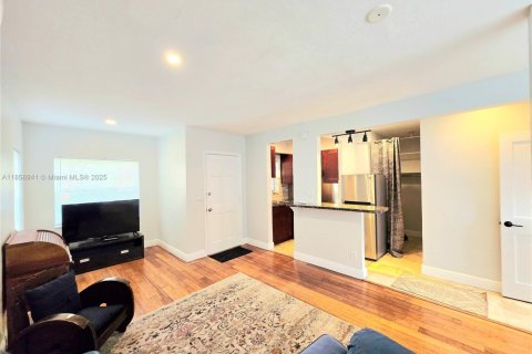 Immobilier commercial à vendre à Fort Lauderdale, Floride: 193.7 m2 № 1939096 - photo 25