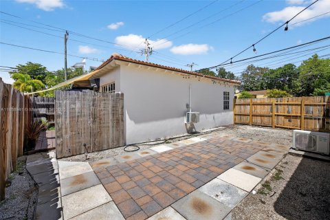 Immobilier commercial à vendre à Fort Lauderdale, Floride: 193.7 m2 № 1939096 - photo 21