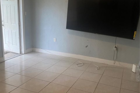 Casa en venta en Hollywood, Florida, 2 dormitorios, 86.4 m2 № 913442 - foto 1