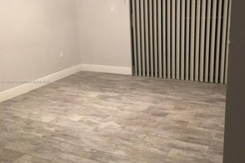 Copropriété à vendre à Miami, Floride: 1 chambre, 60.48 m2 № 1804357 - photo 13