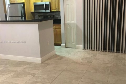 Copropriété à vendre à Miami, Floride: 1 chambre, 60.48 m2 № 1804357 - photo 5