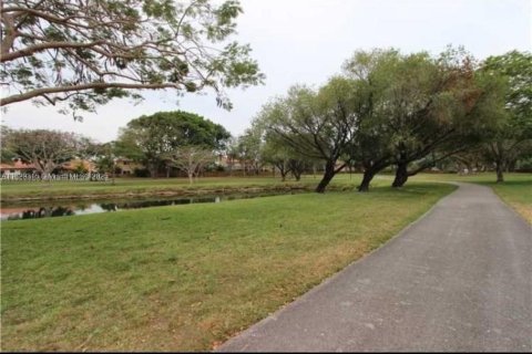 Copropriété à vendre à Miami, Floride: 1 chambre, 60.48 m2 № 1804357 - photo 30