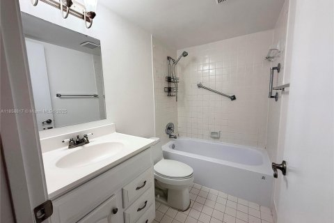 Condominio en venta en Pembroke Pines, Florida, 2 dormitorios, 88.63 m2 № 1887793 - foto 7