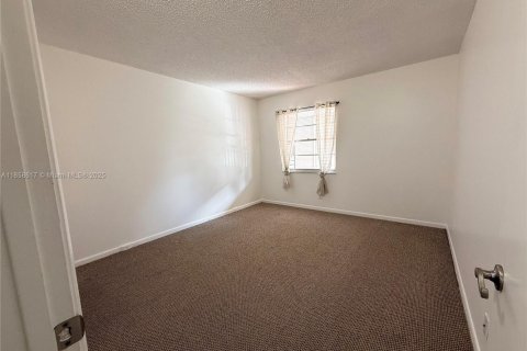 Condominio en venta en Pembroke Pines, Florida, 2 dormitorios, 88.63 m2 № 1887793 - foto 10