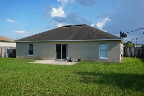 Villa ou maison à vendre à Deltona, Floride: 3 chambres, 123.56 m2 № 2149868 - photo 15