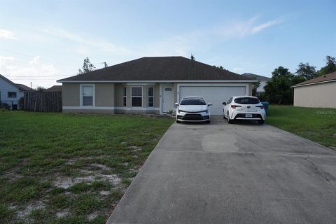 Villa ou maison à Deltona, Floride 3 chambres, 123.56 m2 № 2149868