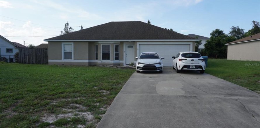 Villa ou maison à Deltona, Floride 3 chambres, 123.56 m2 № 2149868