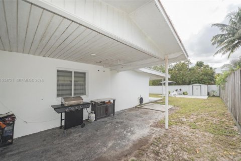 Casa en venta en Miramar, Florida, 4 dormitorios, 130.43 m2 № 1995641 - foto 16