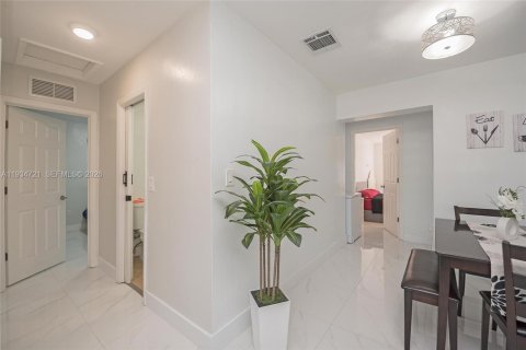 Casa en venta en Miramar, Florida, 4 dormitorios, 130.43 m2 № 1995641 - foto 4