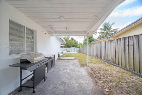 Casa en venta en Miramar, Florida, 4 dormitorios, 130.43 m2 № 1995641 - foto 17