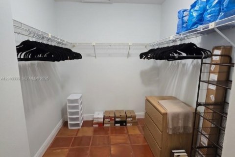 Touwnhouse à louer à Miami, Floride: 3 chambres, 152.36 m2 № 2363794 - photo 14
