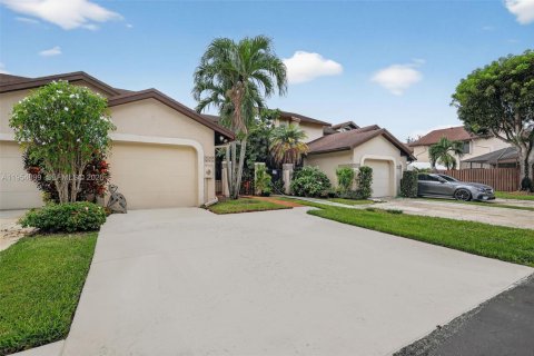 Touwnhouse à vendre à Miami, Floride: 3 chambres, 138.52 m2 № 2010459 - photo 3