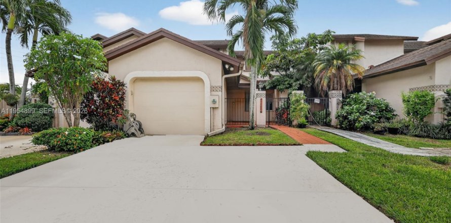 Touwnhouse à Miami, Floride 3 chambres, 138.52 m2 № 2010459