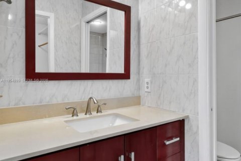 Touwnhouse à vendre à Miami, Floride: 3 chambres, 138.52 m2 № 2010459 - photo 15