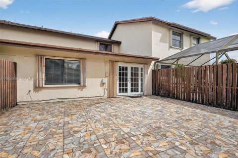 Touwnhouse à vendre à Miami, Floride: 3 chambres, 138.52 m2 № 2010459 - photo 26