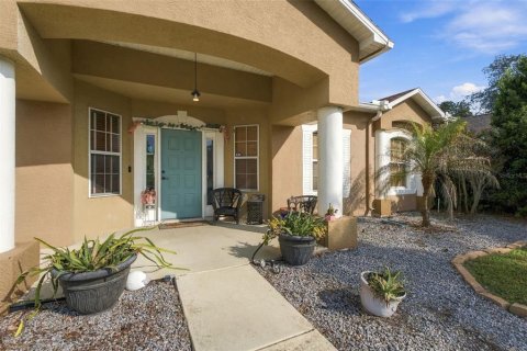 Casa en venta en Spring Hill, Florida, 4 dormitorios, 208.66 m2 № 2386320 - foto 2