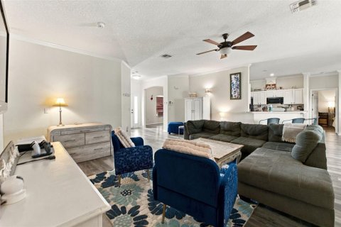 Casa en venta en Spring Hill, Florida, 4 dormitorios, 208.66 m2 № 2386320 - foto 9