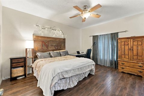 Casa en venta en Spring Hill, Florida, 4 dormitorios, 208.66 m2 № 2386320 - foto 16