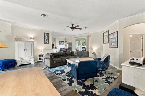 Casa en venta en Spring Hill, Florida, 4 dormitorios, 208.66 m2 № 2386320 - foto 10